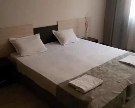 светла Апартамент